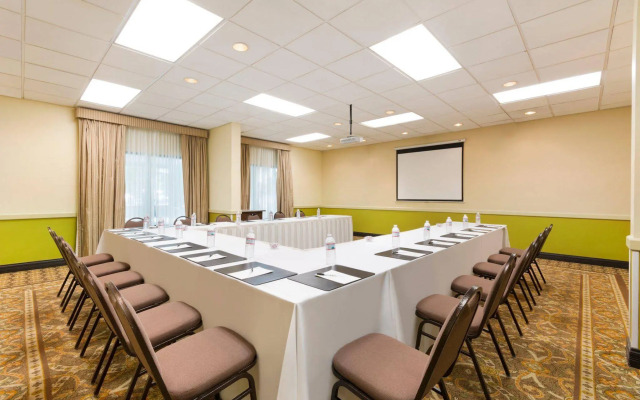 Radisson Hotel Nashville Airport