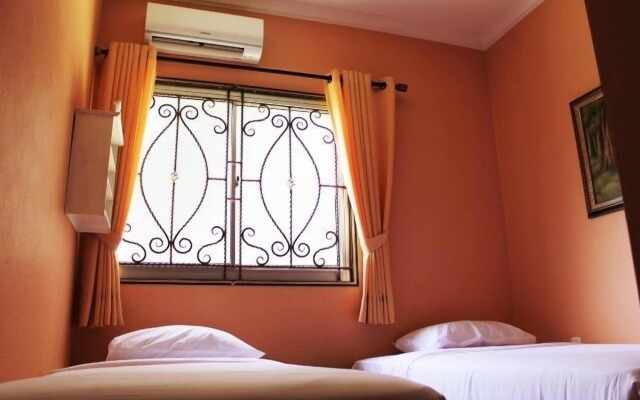 Twins Hotel Manggadua