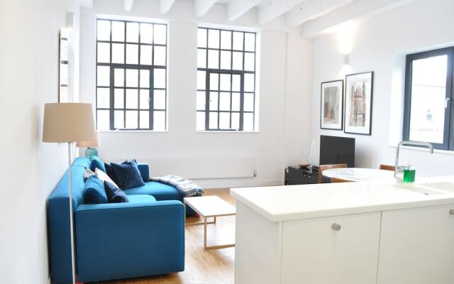 Farringdon 3 Bedroom Flat With Terrace