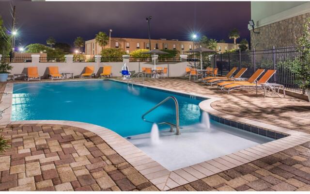 Holiday Inn Express & Suites Laplace, an IHG Hotel