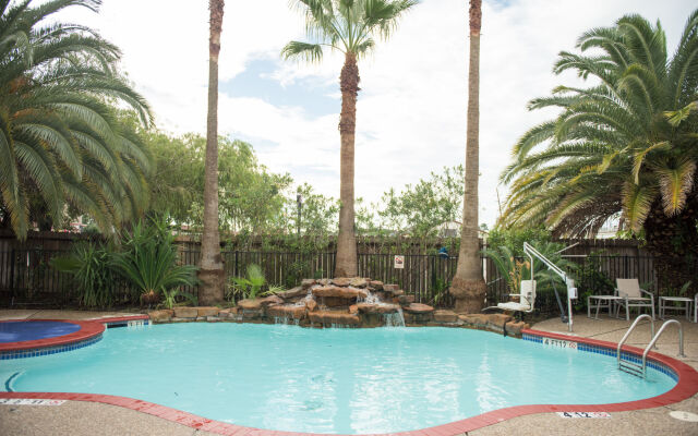 Holiday Inn Express Houston N-1960 Champions Area