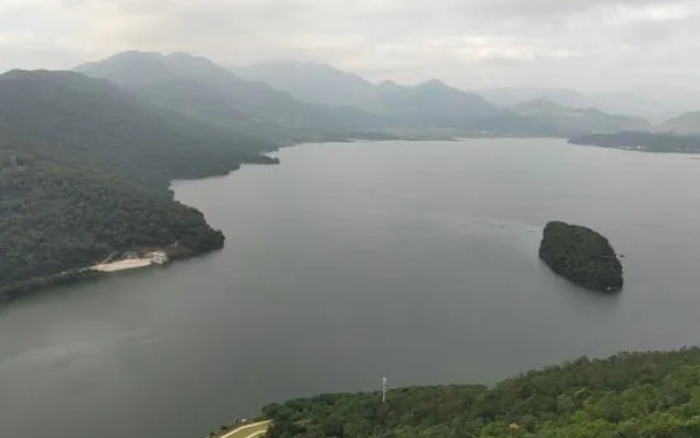 Safe and sound houtel