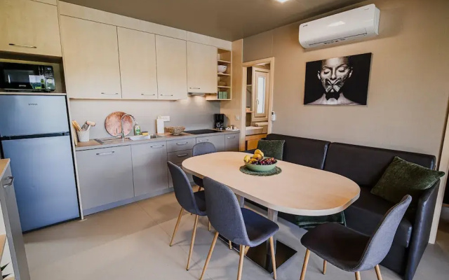 Lakeside Luxury Retreat Mobile Homes With Thermal Riviera Tickets