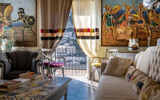 Jasmine Modica Luxury House