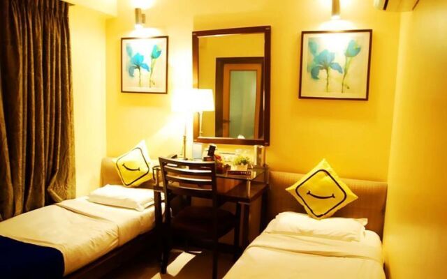 Vista Rooms Near Marine Lines Station
