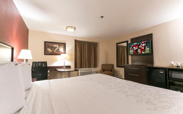 Red Roof Inn PLUS+ San Antonio Downtown - Riverwalk