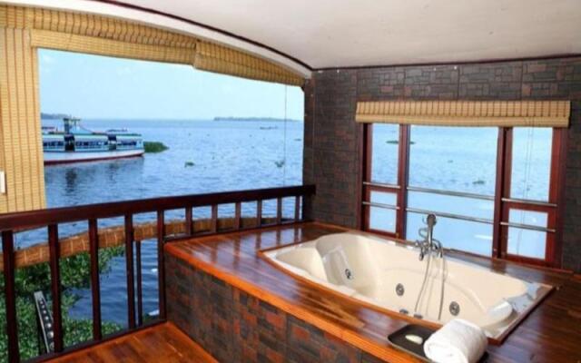 Grand Nirvana Jacuzzi Super Luxury Premium House Boat