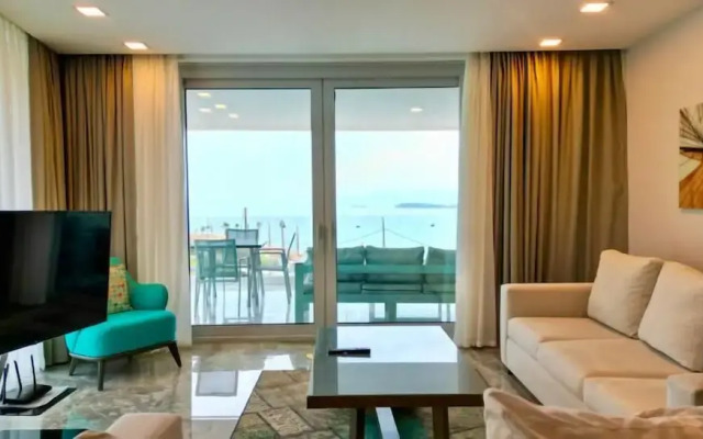 Private Sea-View Residence