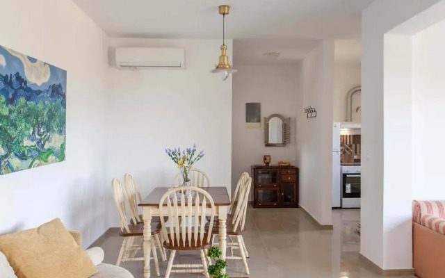 Hillside Seaview Apartment
