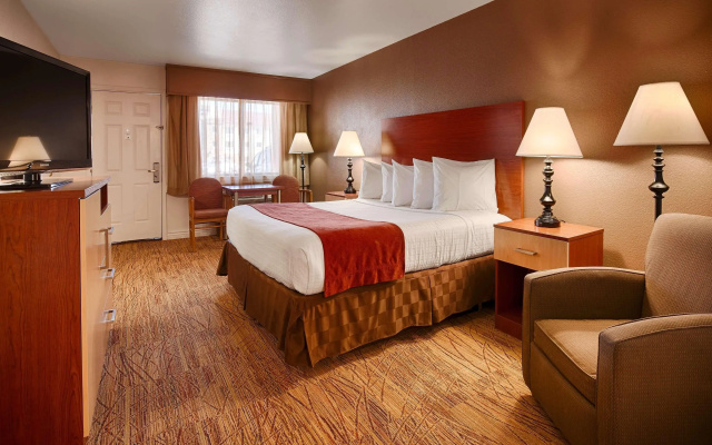 Best Western Discovery Inn