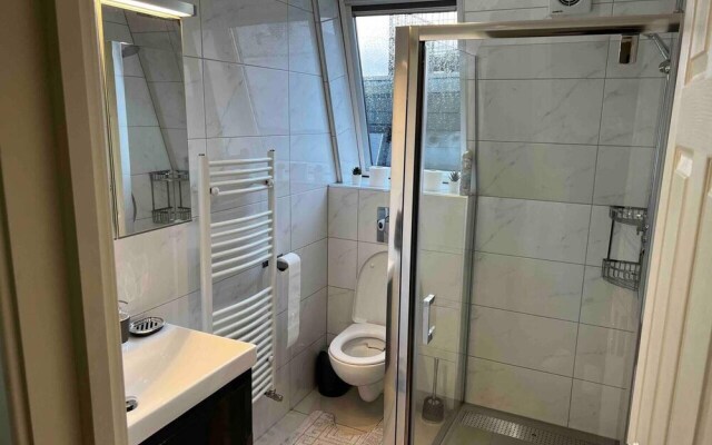 Lovely 3-bed Flat in London