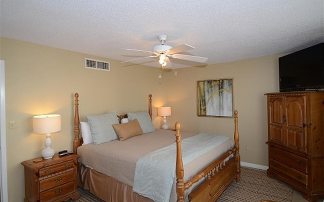 Shoreline Towers 1046 3 Bedroom Condo