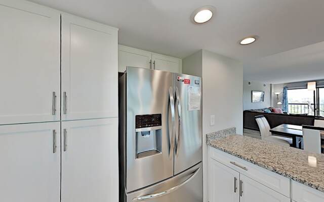 All-suite Sea Mark Getaway - Pool & Inlet Views 3 Bedroom Condo