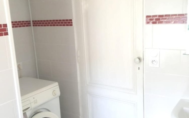 House With 2 Bedrooms in Soulac-sur-mer, With Enclosed Garden