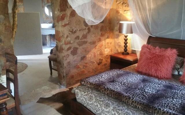 Thulani Game Lodge And Eco Estate