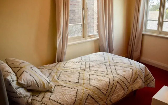 Comfortable 3 Bedroom Apartment In Trendy Haberfield