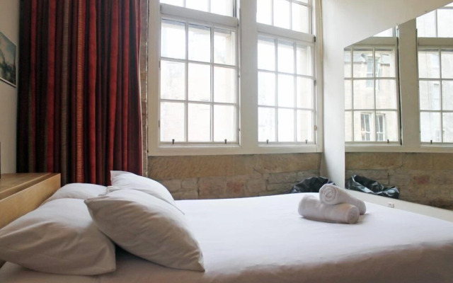 Royal Mile Mansions Apartment