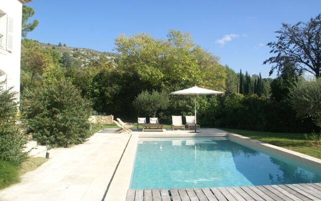Atmospheric Villa in Pottery Town Salernes , Near Many Lovely Villages
