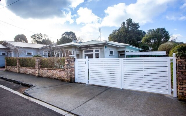 Sunny & Spacious Character Villa