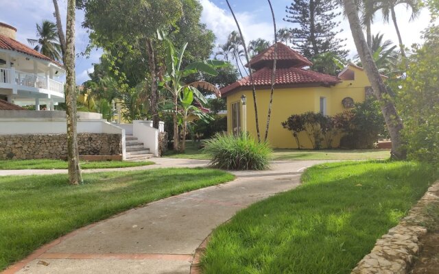 Hotel Grand Village