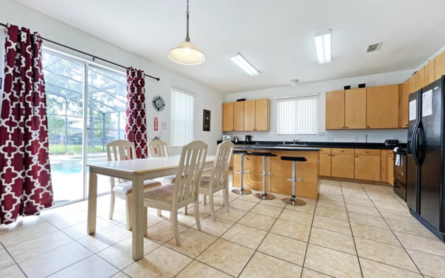 Pine Forest Chateau , Davenport, US