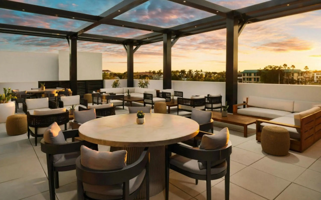 AC Hotel by Marriott Naples 5th Avenue