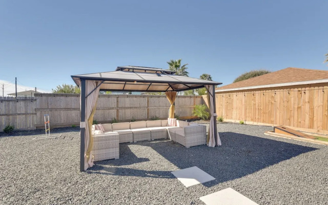 Seaside Retreat in Galveston Near Pleasure Pier!
