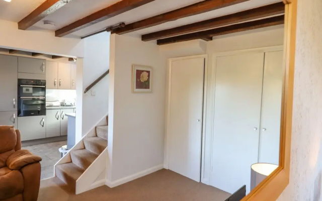 Oak Leaves Cottage