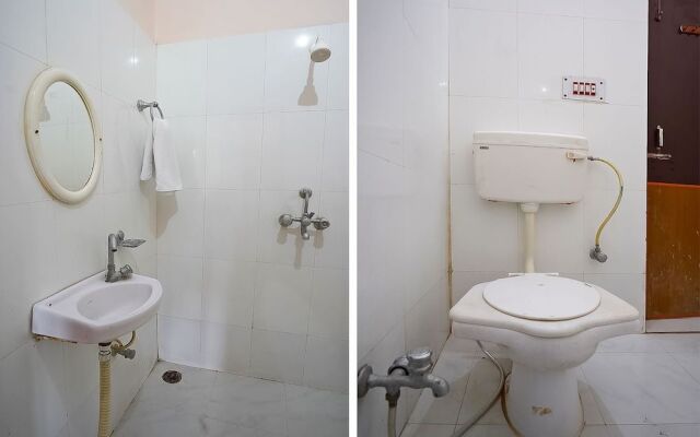 OYO 43646 Mukund Sarovar