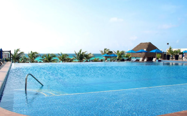 Infinity Luxury Travel at Seadust by YPJ