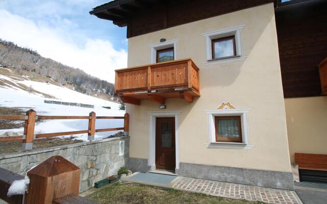 Stunning Holiday Home in Livigno near Ski Lift