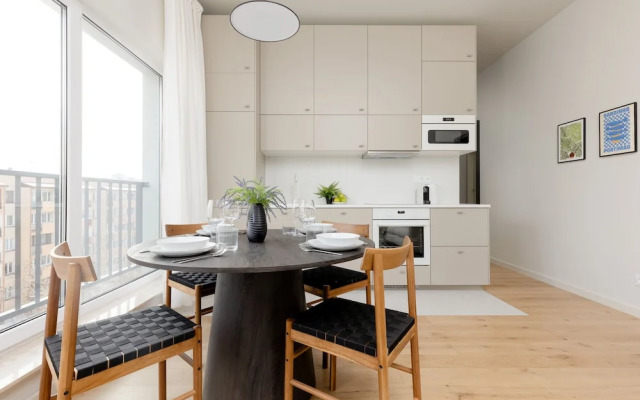Bright Two Bedroom Apartment by Renters