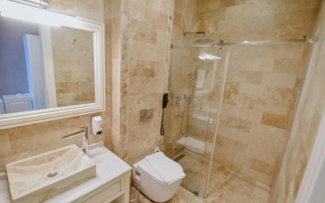 Royal Comfort Hotel