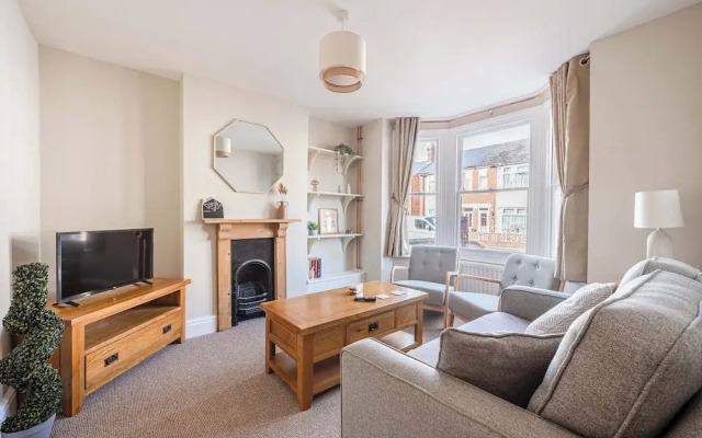 Host Stay Sherrington Road Abode