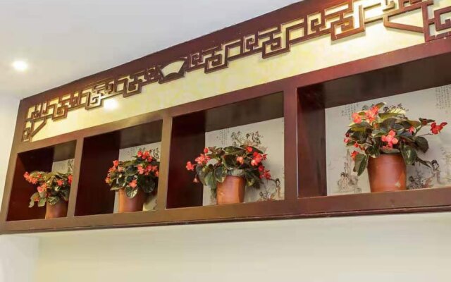 Qingcheng Elegant Hotel
