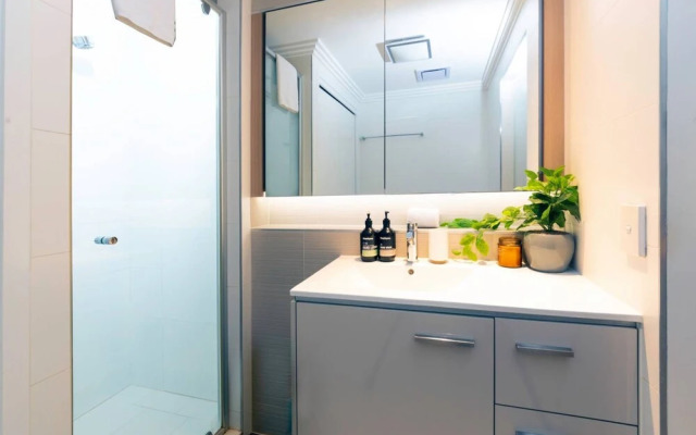 Modern 1 Bedroom Apartment Close To CBD