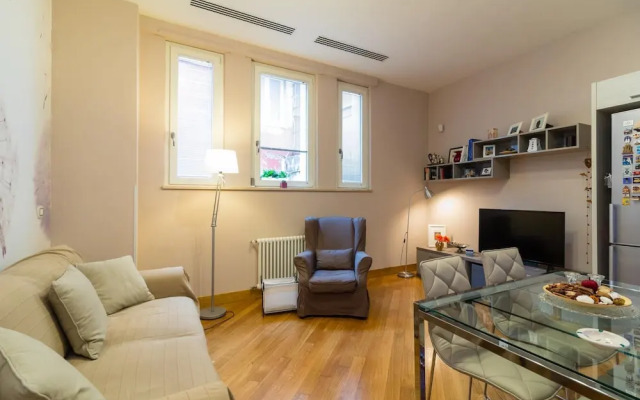 Elegant Flat at Municipio by Napoliapartments