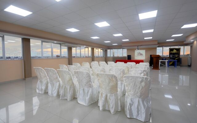 Dmilez Hotel