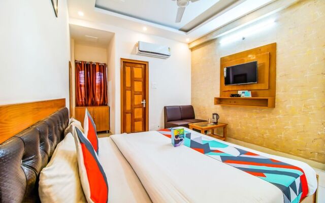 FabExpress Chandra Palace