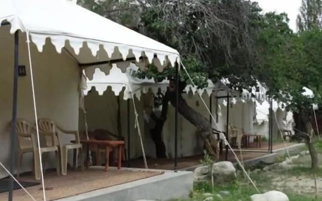 Royal Deluxe Camp