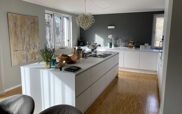 Beautiful 3-bed Apartment in Munchen