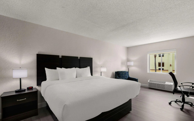 Quality Inn - Near Serenoa Golf Club