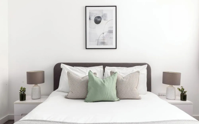 2 Bed Flat off Brick Lane