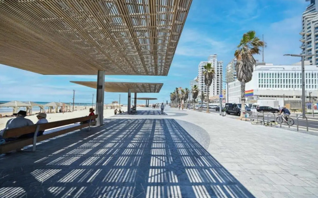 Beach Front 2BR in Sea Hotel by HolyGuest