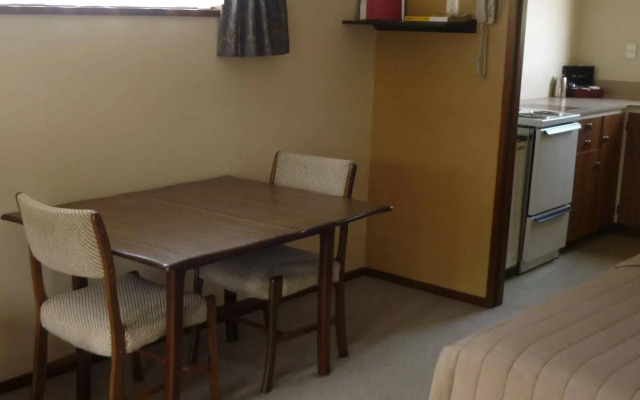 Carisbrook Motel