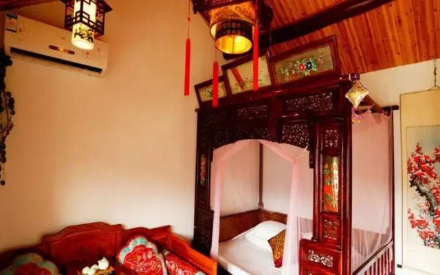 Zhou Zhuang Zhen Feng Inn