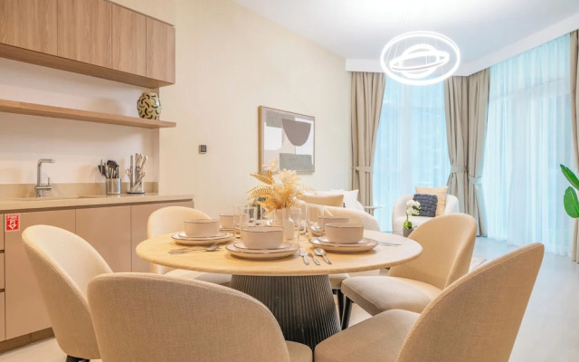 Impressive 2BR Apt with Premium