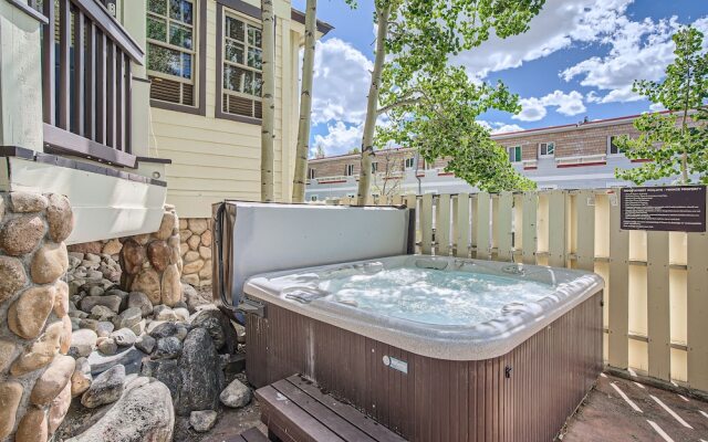 Mountain Ridge  2 Bedroom Townhouse by RedAwning