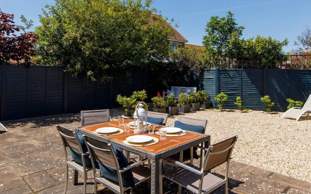 Wonderful Seafront Home - Panoramic Ocean Views