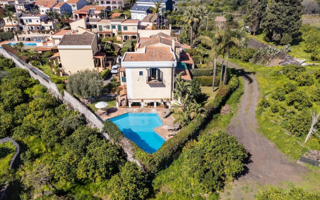 Villa Leone with Pool by Wonderful Italy